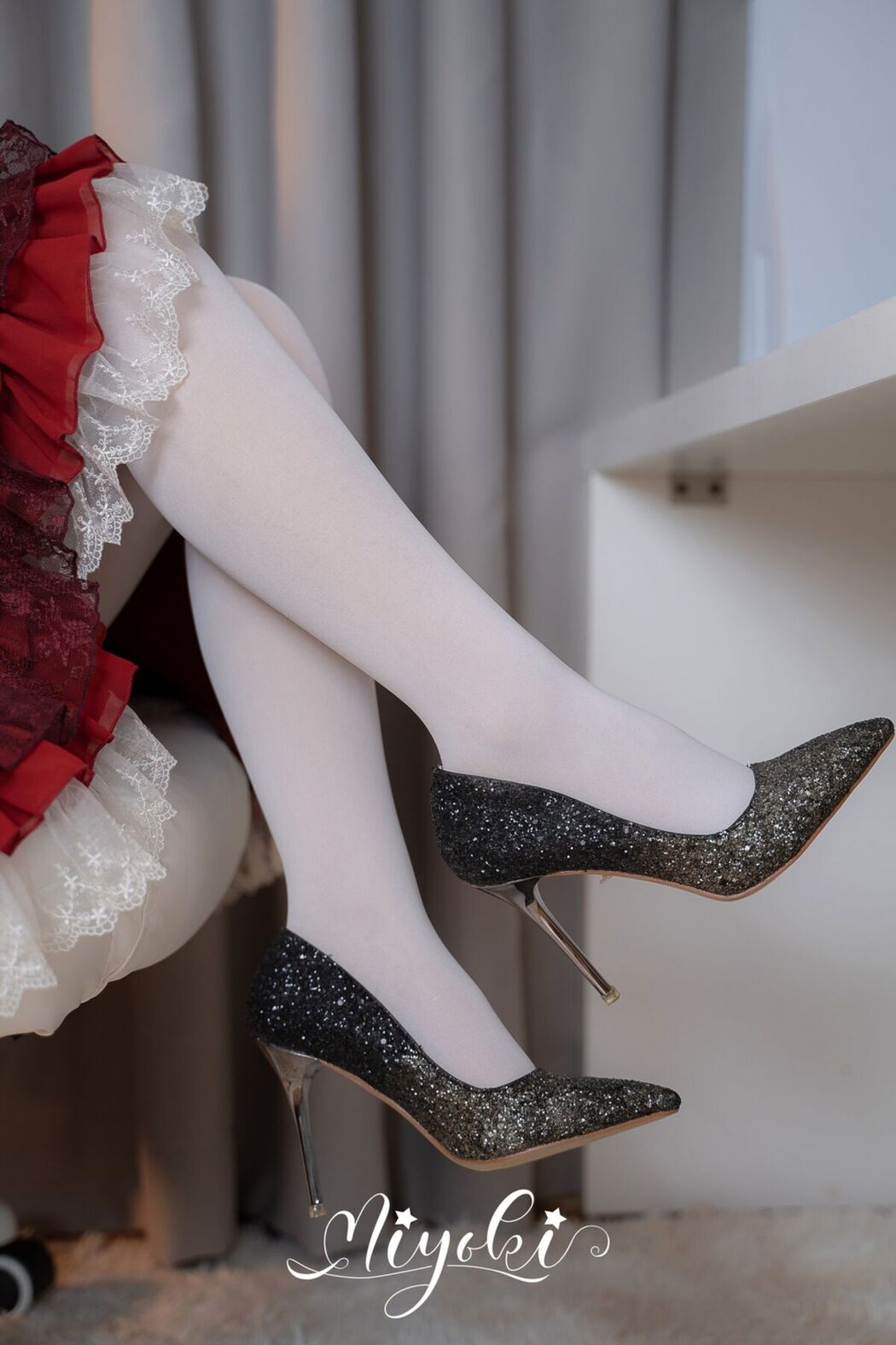 Coser@铃木美咲 – LO Girl Who Loves Friends