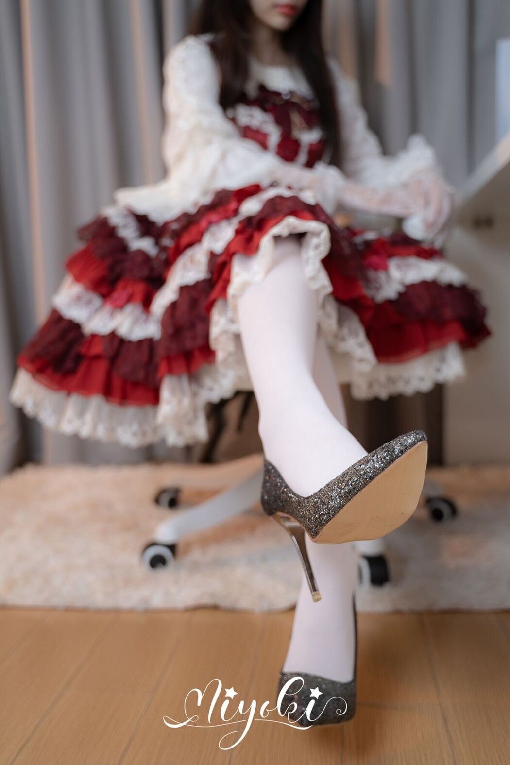 Coser@铃木美咲 – LO Girl Who Loves Friends