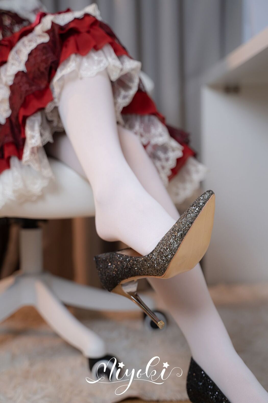 Coser@铃木美咲 – LO Girl Who Loves Friends