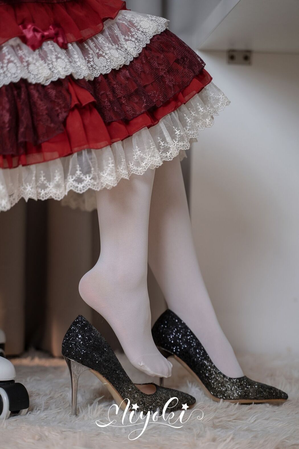 Coser@铃木美咲 – LO Girl Who Loves Friends
