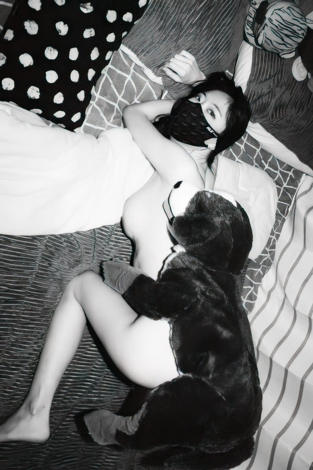 Mona 모나, Moon Night Snap &#8216;Black&#8217; Set.03