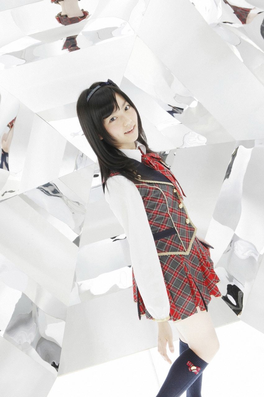 AKB48 "WORLD GIRLS" [VYJ] Cover Photo