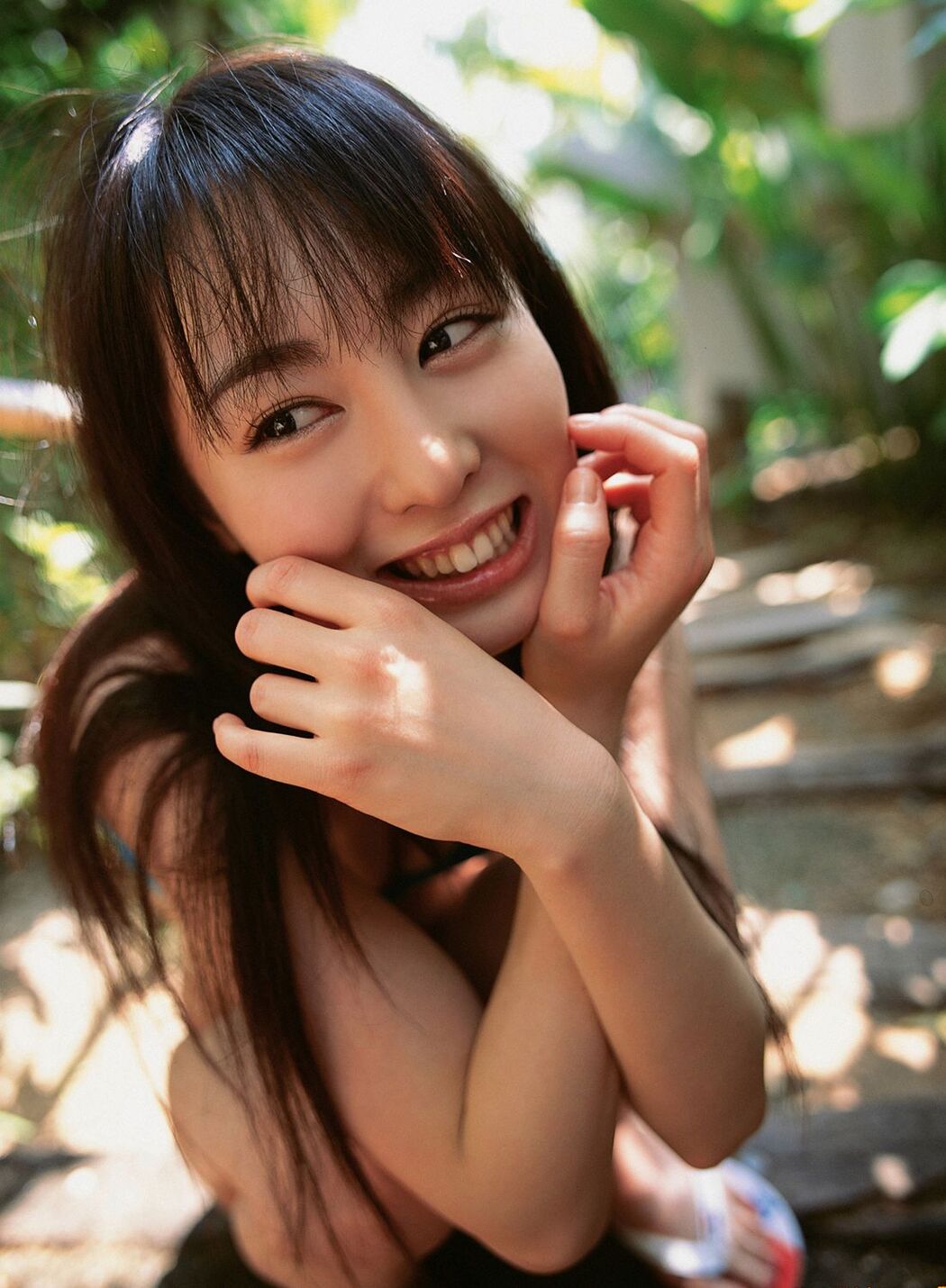 Rina Akiyama "Watch Her Hip!" [YS Web] Vol.200