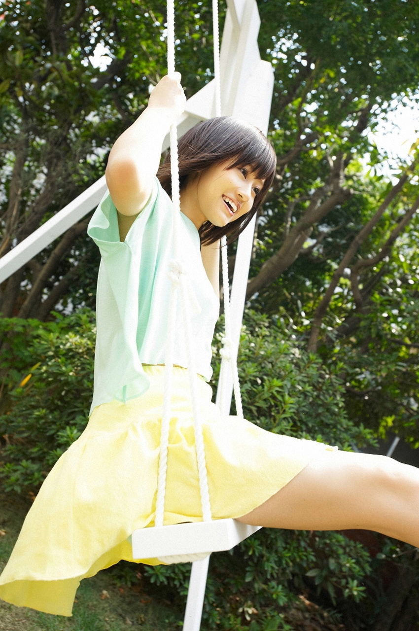 Atsuko Maeda << Atsuko Maeda Young Jump_Solo First Appearance >> [VYJ] No.104