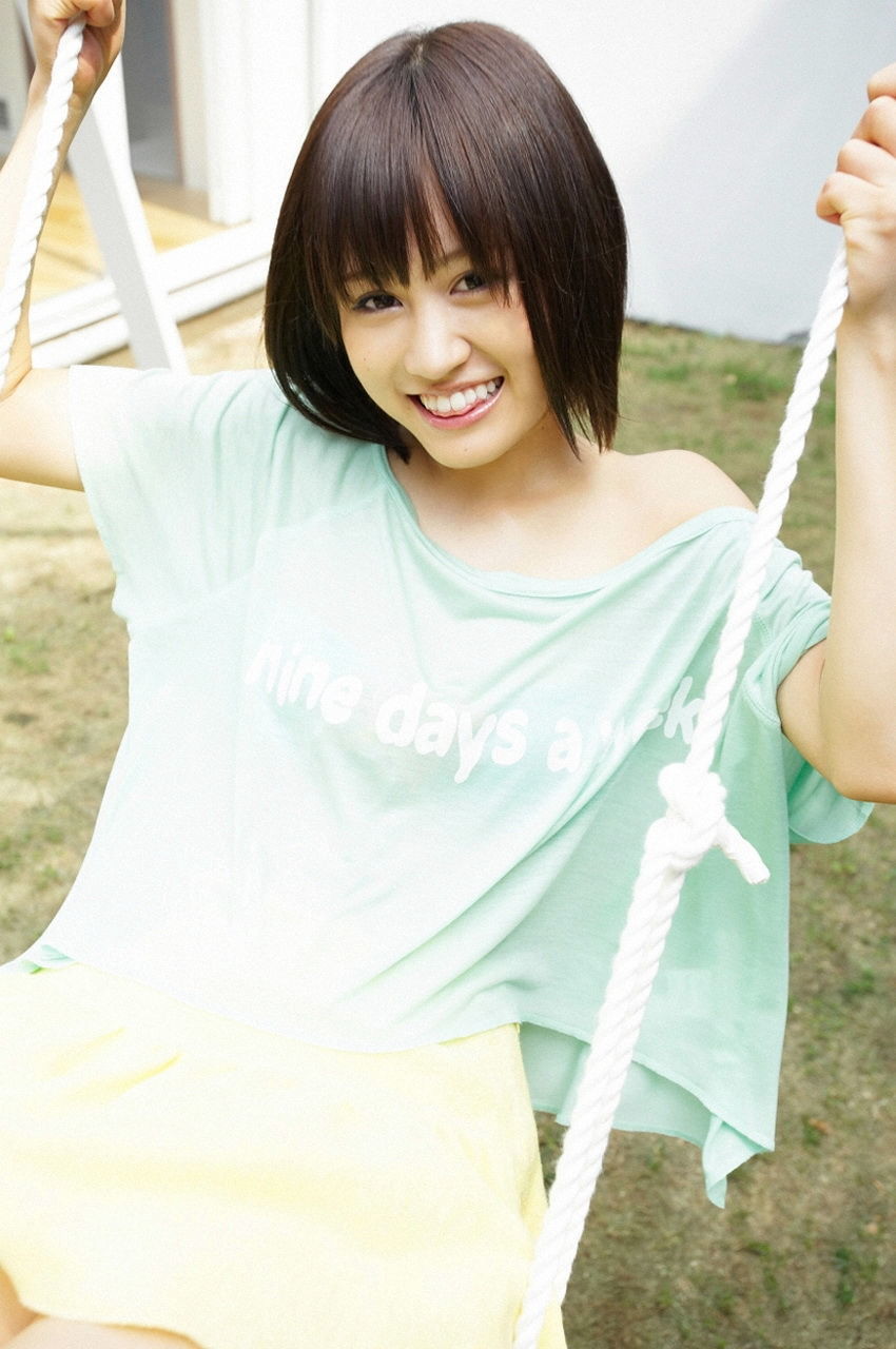Atsuko Maeda << Atsuko Maeda Young Jump_Solo First Appearance >> [VYJ] No.104