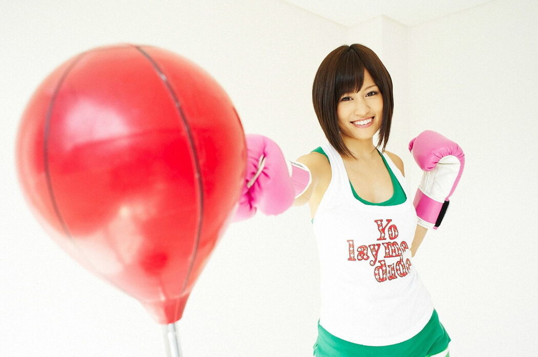 Atsuko Maeda << Atsuko Maeda Young Jump_Solo First Appearance >> [VYJ] No.104
