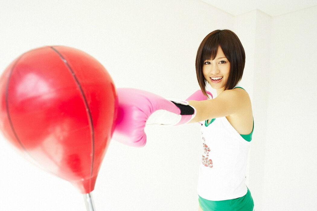 Atsuko Maeda << Atsuko Maeda Young Jump_Solo First Appearance >> [VYJ] No.104