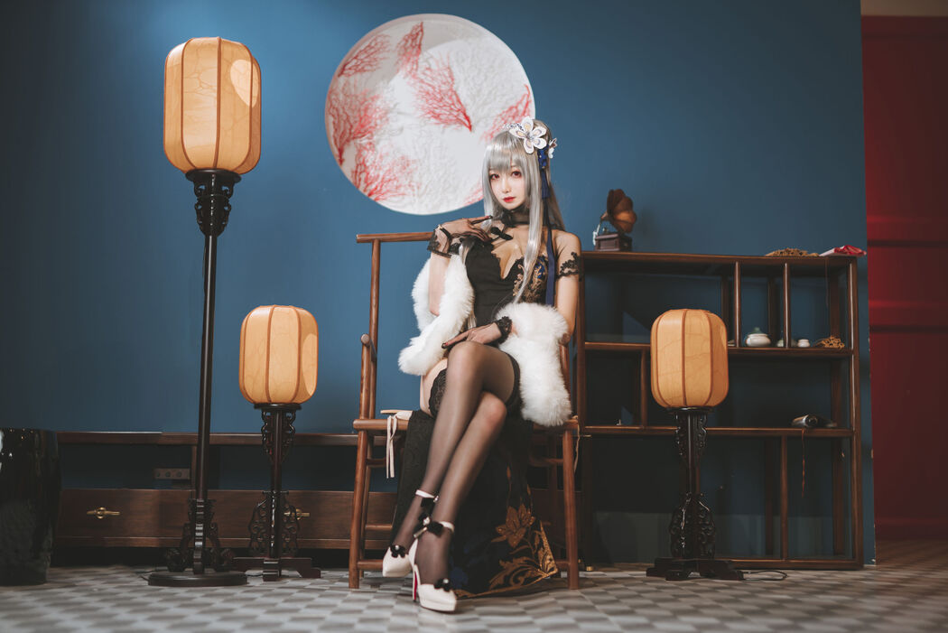 [Internet celebrity COSER photo] Anime blogger Feng Jiangjiang v - Louis IX cheongsam