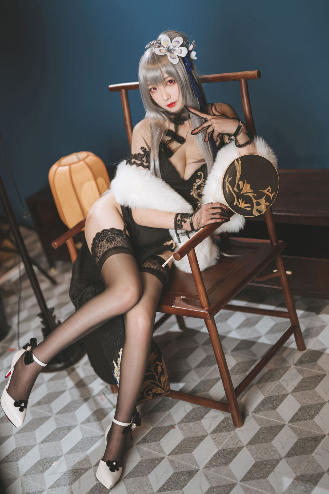 [Internet celebrity COSER photo] Anime blogger Feng Jiangjiang v - Louis IX cheongsam