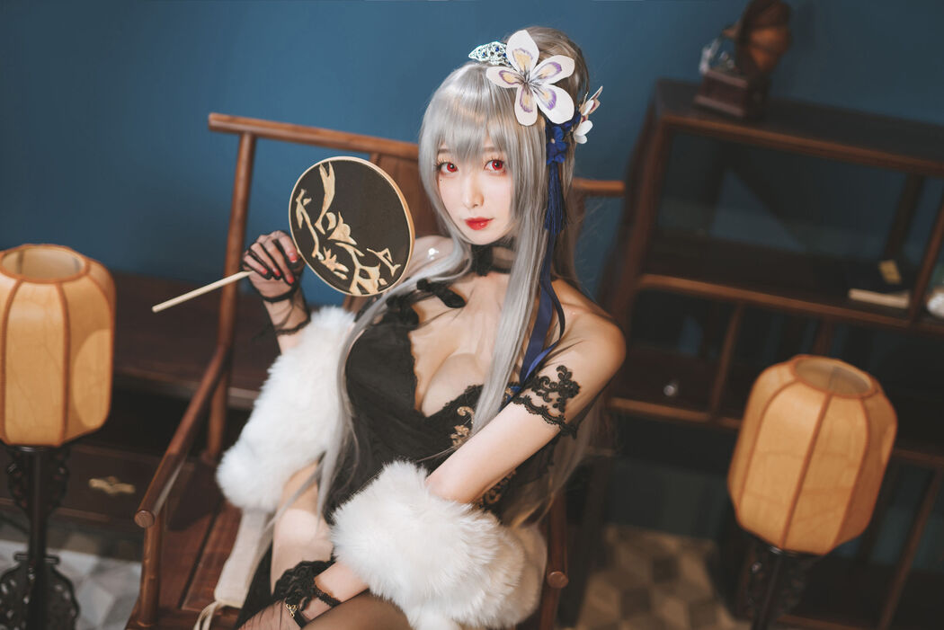 [Internet celebrity COSER photo] Anime blogger Feng Jiangjiang v - Louis IX cheongsam