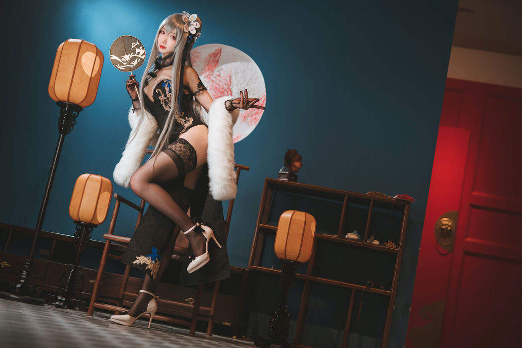 [Internet celebrity COSER photo] Anime blogger Feng Jiangjiang v - Louis IX cheongsam
