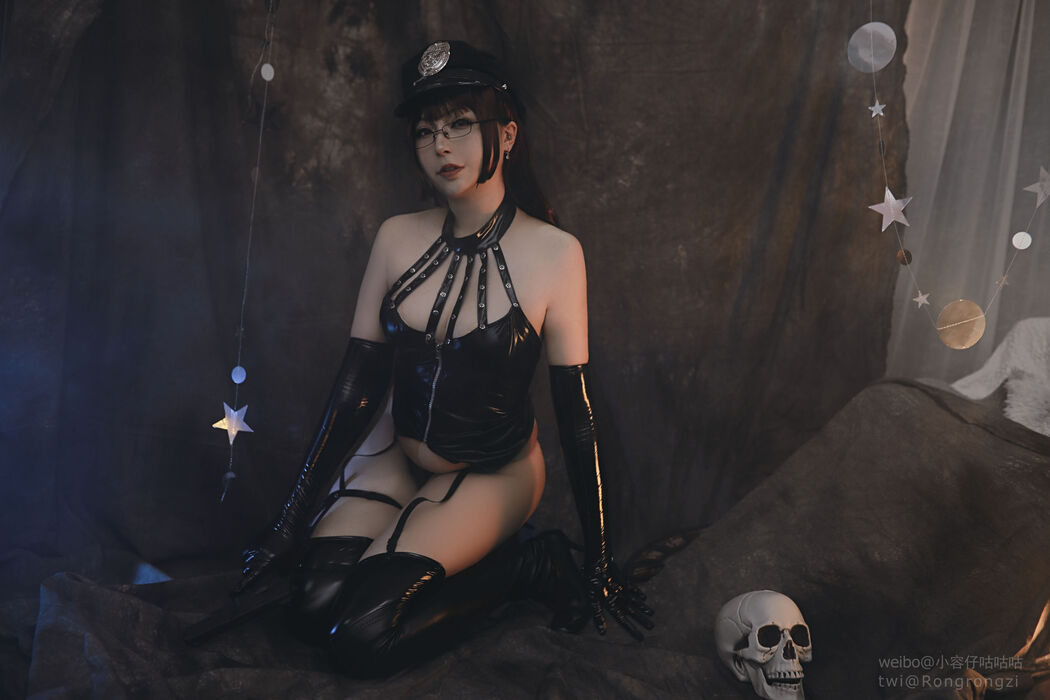[Internet Celebrity COSER Photo] Little Rongzai Gu Gu Gu - Assault Little Policewoman