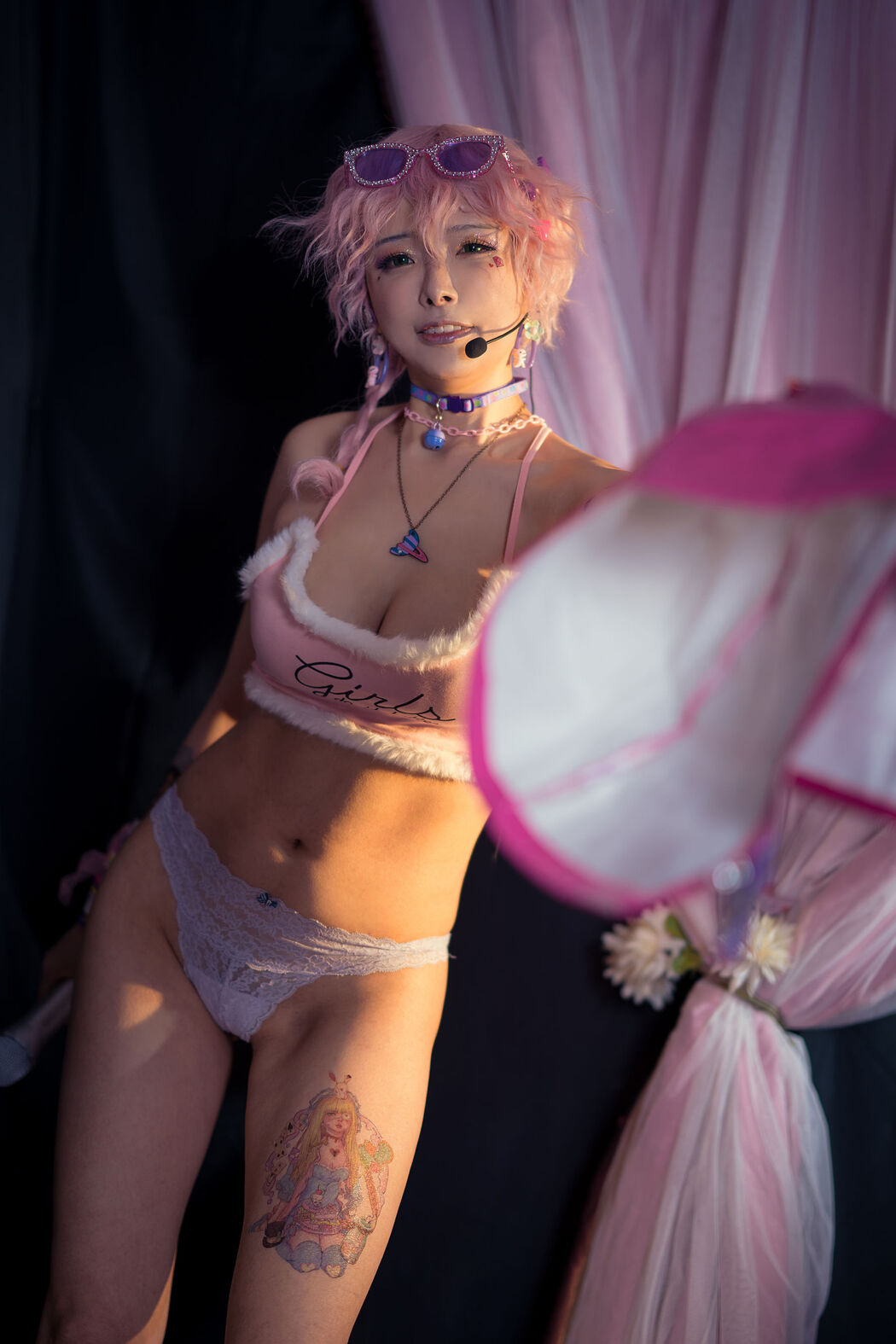 [Net Red COSER Photo] Autumn and Corgi (Xia Xiaoqiu Qiuqiu) - Little Idol