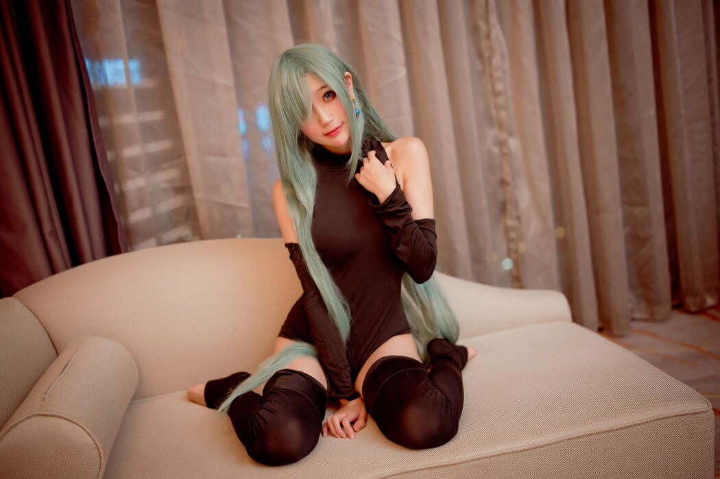 [Internet celebrity COSER photo] Zhou Ji is a cute bunny - Elizabeth jumpsuit Cover Photo
