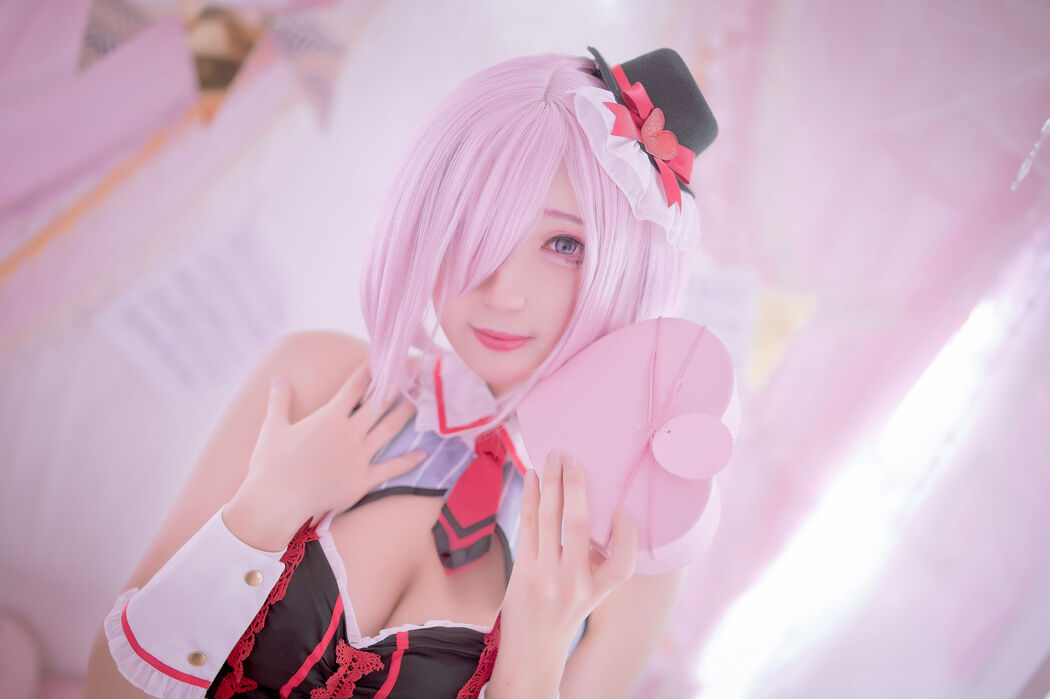 [Internet celebrity COSER photo] Zhou Ji is a cute bunny - Matthew Valentine's Day