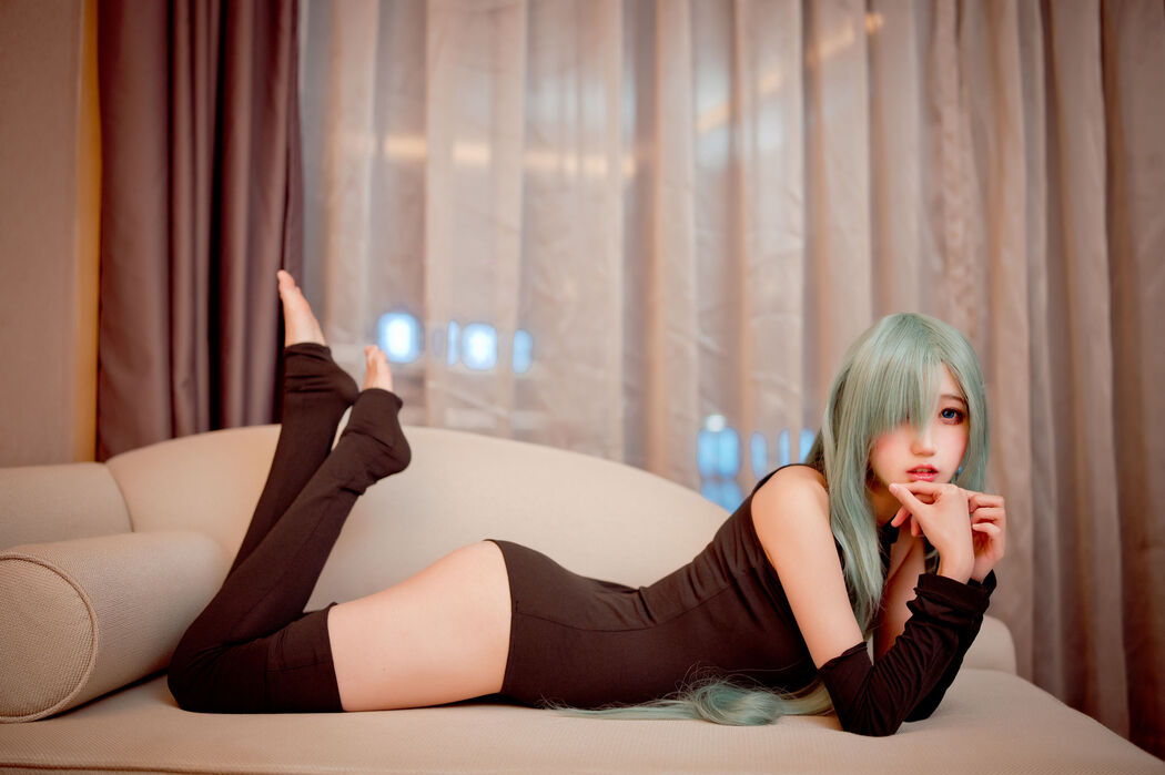 [Internet celebrity COSER photo] Zhou Ji is a cute bunny - Elizabeth jumpsuit