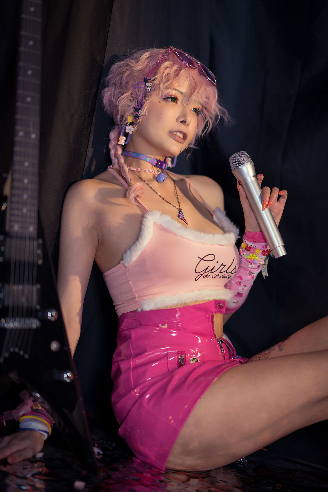 [Net Red COSER Photo] Autumn and Corgi (Xia Xiaoqiu Qiuqiu) - Little Idol