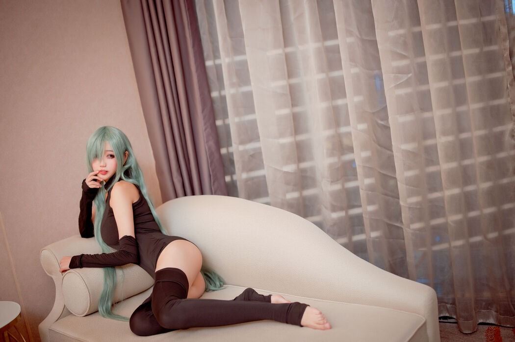[Internet celebrity COSER photo] Zhou Ji is a cute bunny - Elizabeth jumpsuit