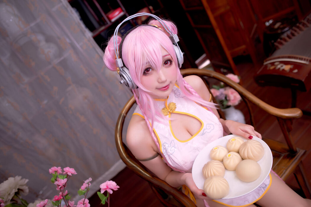 [Internet celebrity COSER photo] Zhou Ji is a cute bunny - cheongsam Soniko