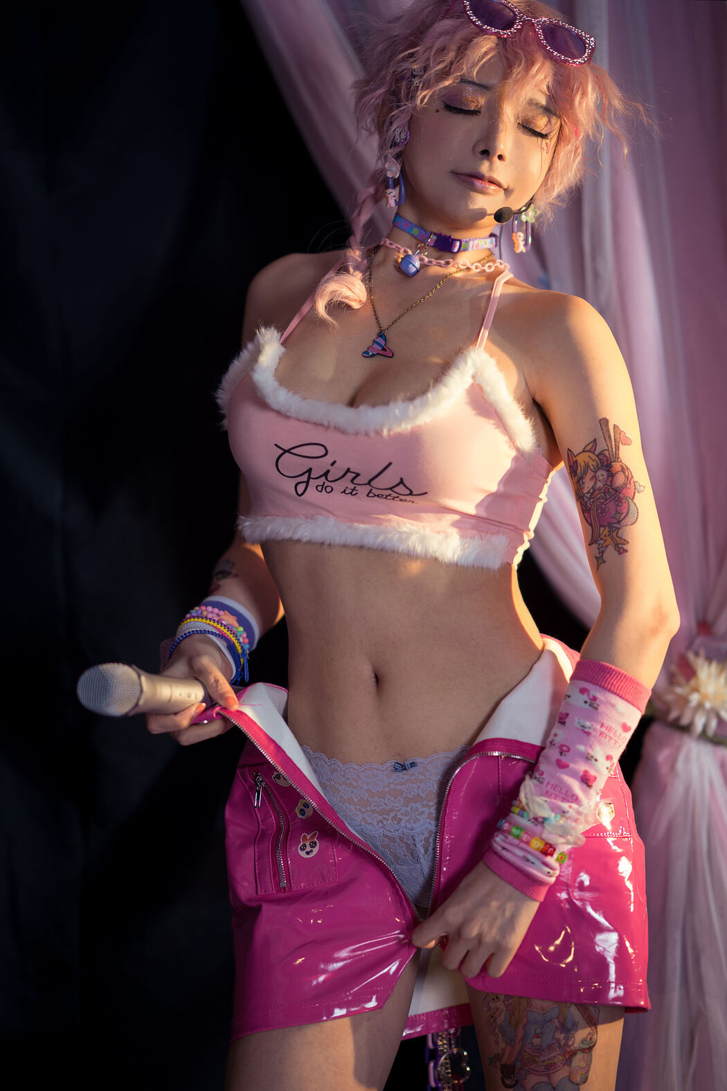 [Net Red COSER Photo] Autumn and Corgi (Xia Xiaoqiu Qiuqiu) - Little Idol