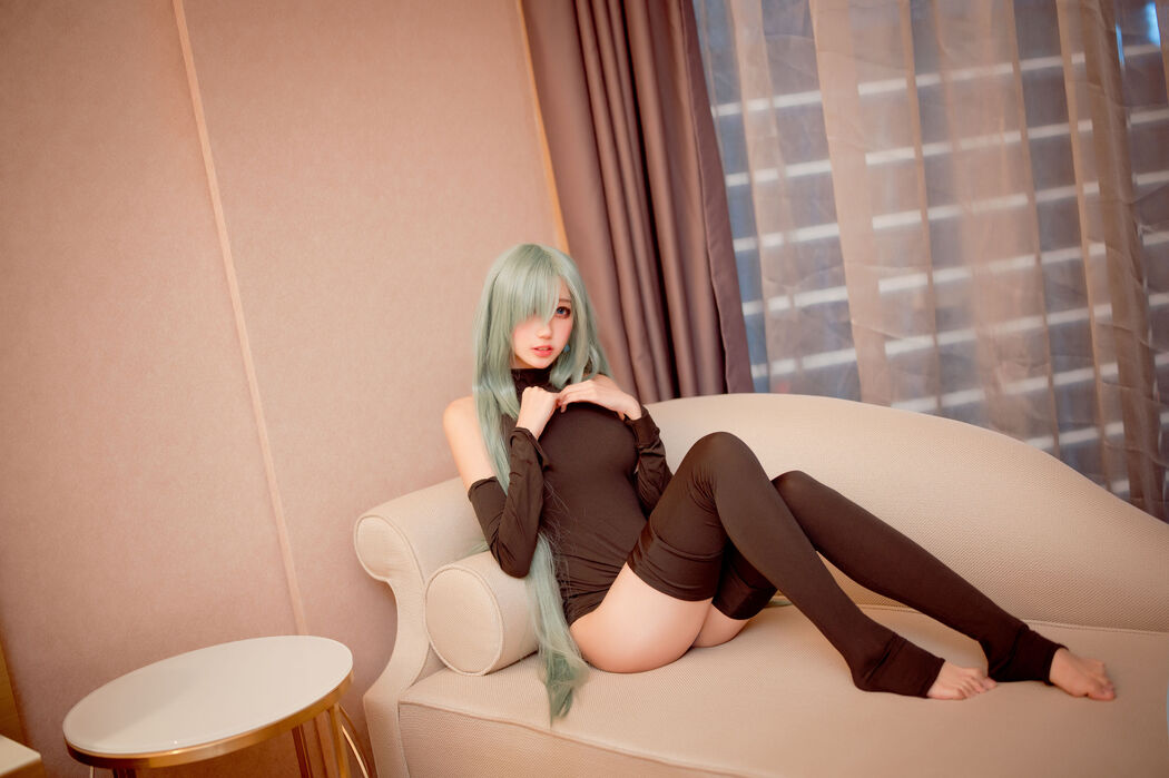 [Internet celebrity COSER photo] Zhou Ji is a cute bunny - Elizabeth jumpsuit