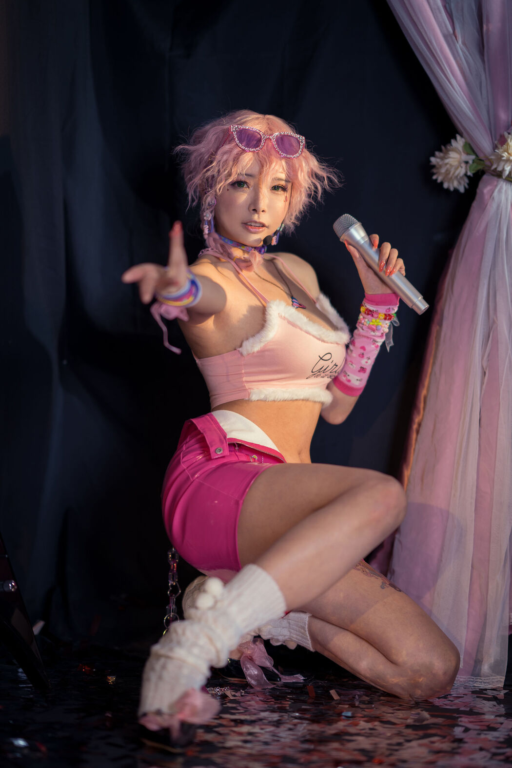 [Net Red COSER Photo] Autumn and Corgi (Xia Xiaoqiu Qiuqiu) - Little Idol