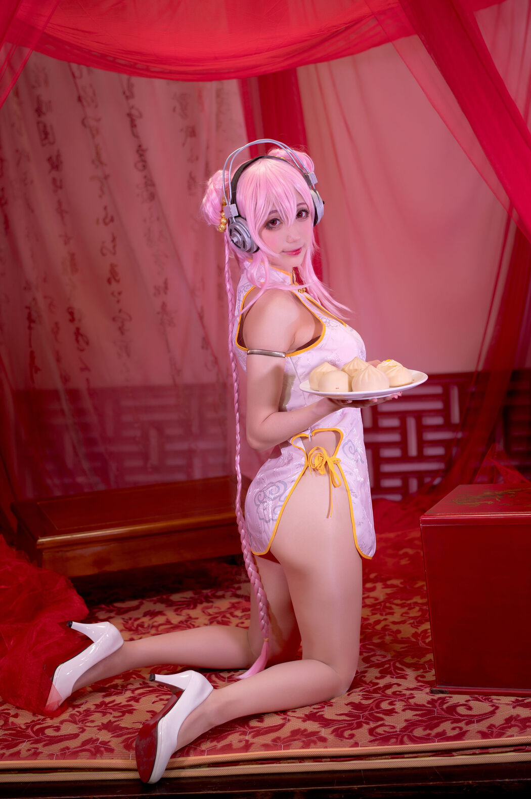 [Internet celebrity COSER photo] Zhou Ji is a cute bunny - cheongsam Soniko