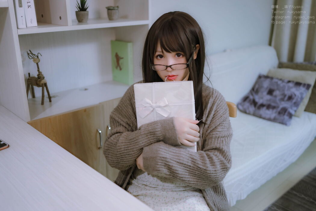 [Internet celebrity COSER photo] Cute girl Nyako cat-delusional life of another girl and の cohabitation of casual clothes series