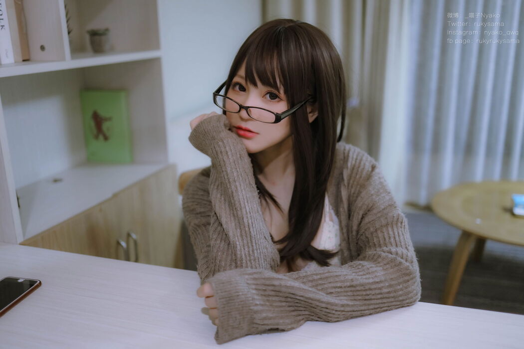 [Internet celebrity COSER photo] Cute girl Nyako cat-delusional life of another girl and の cohabitation of casual clothes series