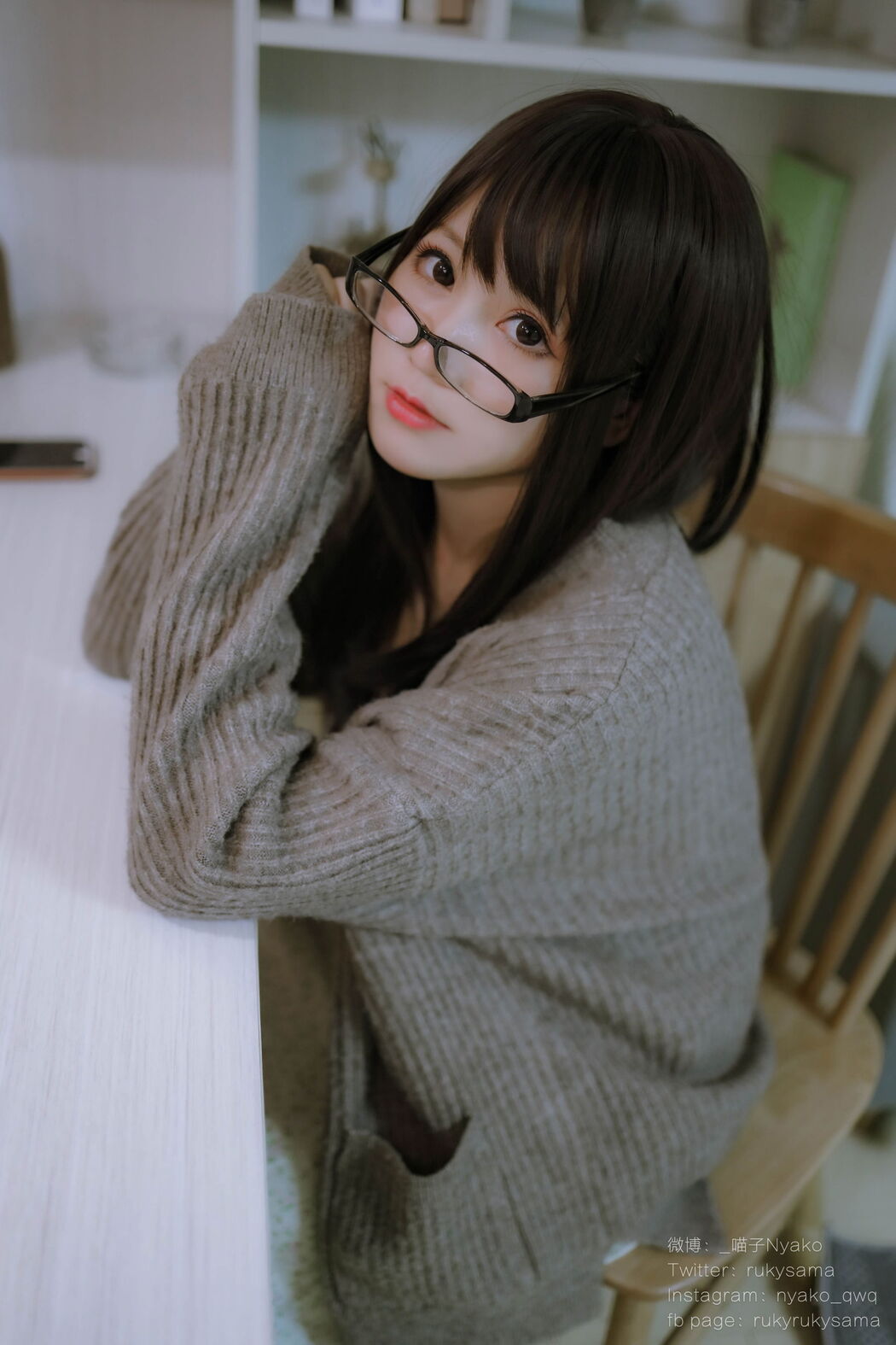 [Internet celebrity COSER photo] Cute girl Nyako cat-delusional life of another girl and の cohabitation of casual clothes series