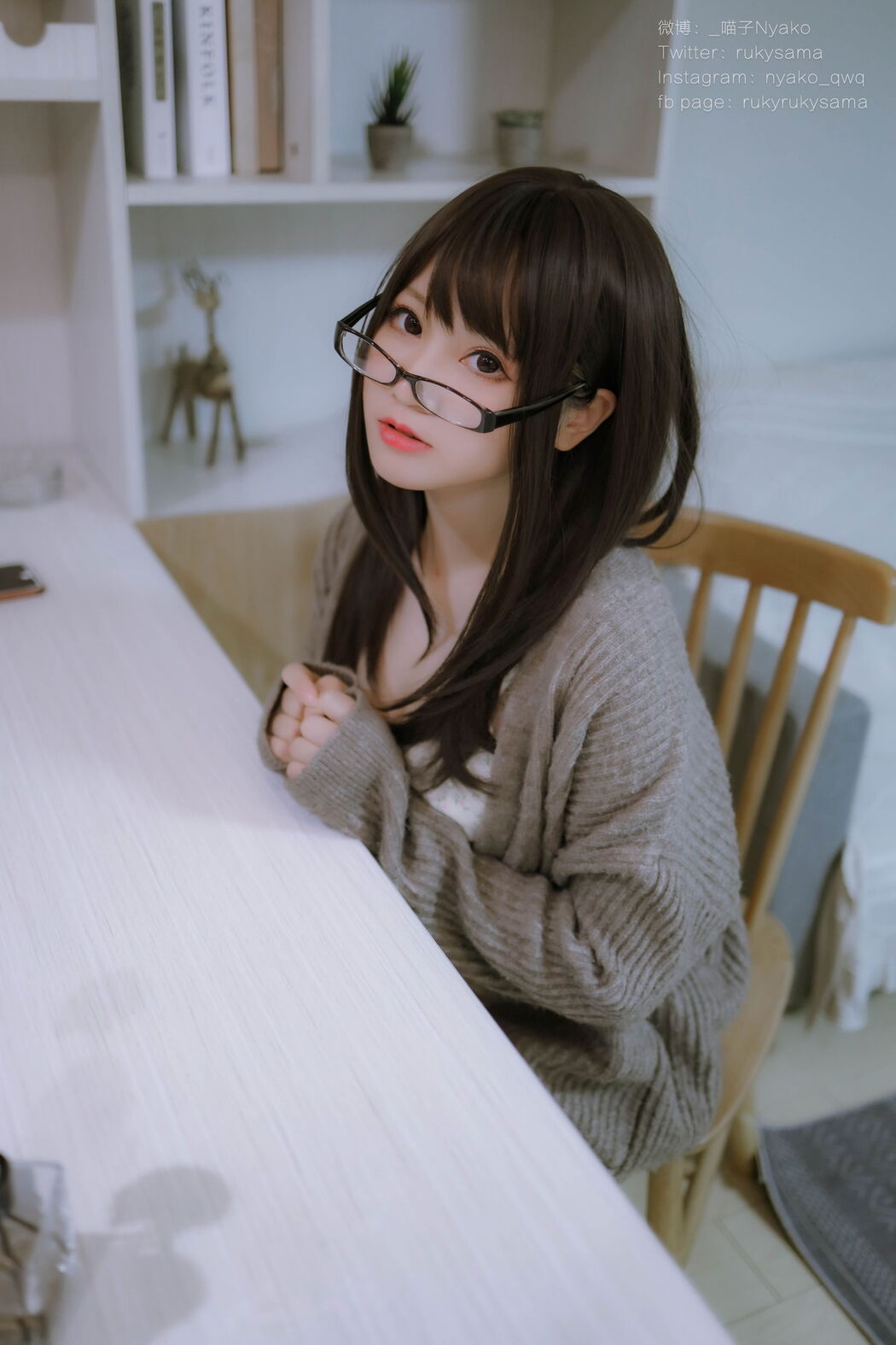 [Internet celebrity COSER photo] Cute girl Nyako cat-delusional life of another girl and の cohabitation of casual clothes series