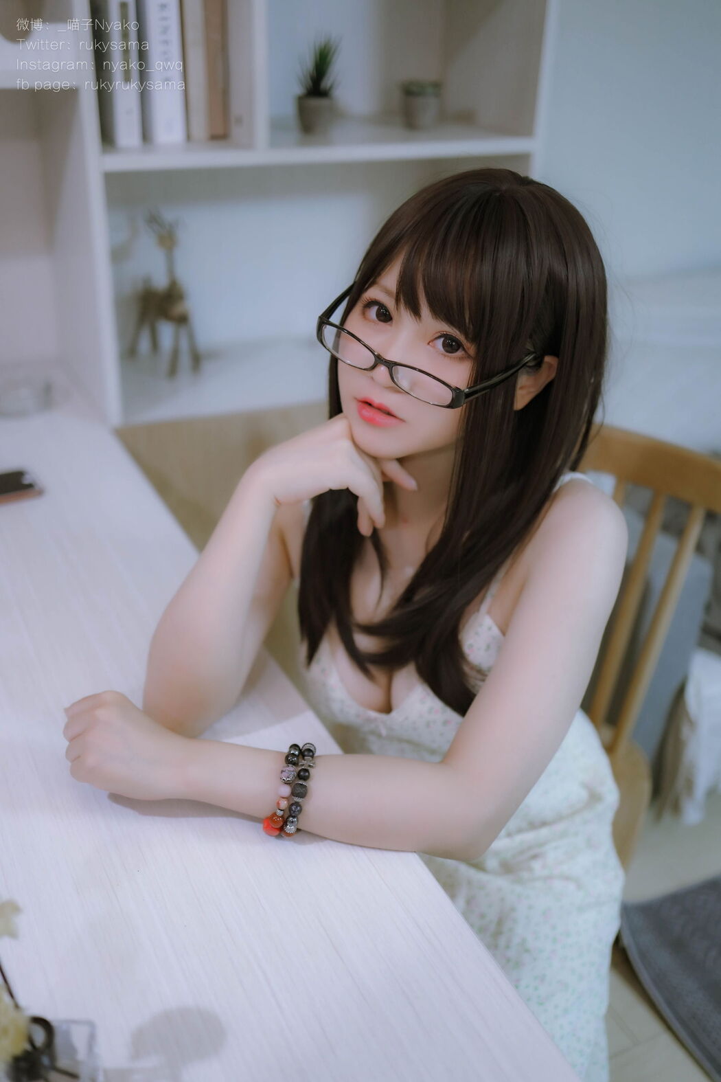 [Internet celebrity COSER photo] Cute girl Nyako cat-delusional life of another girl and の cohabitation of casual clothes series