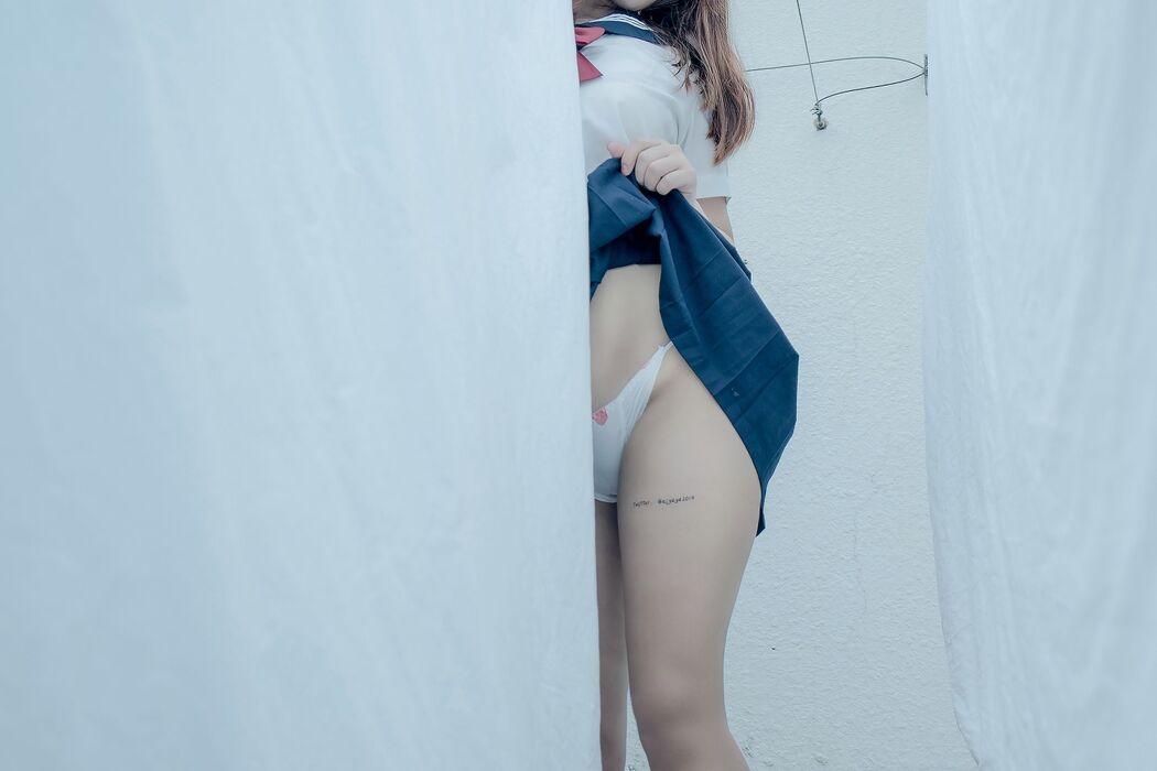 [Net Red COSER Photo] Cute Miss Sister-Bai Ye- - Rooftop