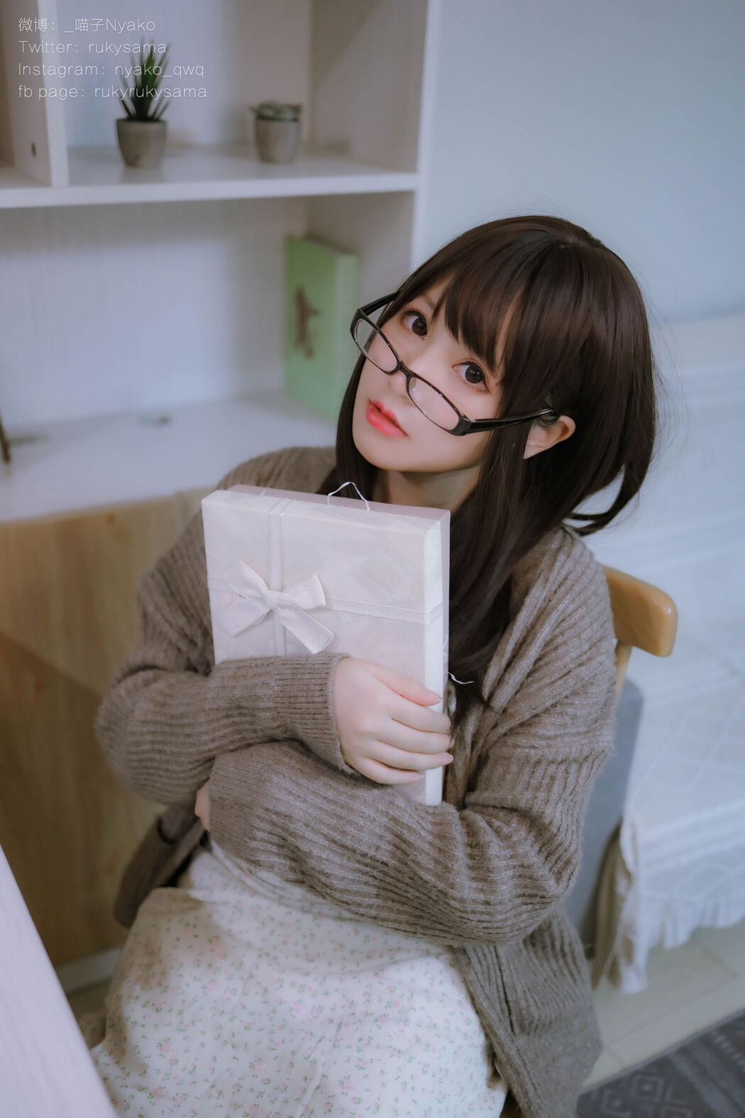 [Internet celebrity COSER photo] Cute girl Nyako cat-delusional life of another girl and の cohabitation of casual clothes series