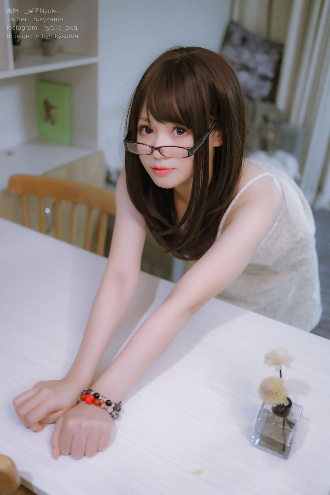 [Internet celebrity COSER photo] Cute girl Nyako cat-delusional life of another girl and の cohabitation of casual clothes series