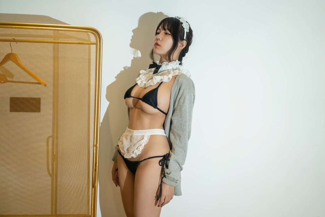 [Internet celebrity COSER photo] Weibo girl Xi - three o'clock maid
