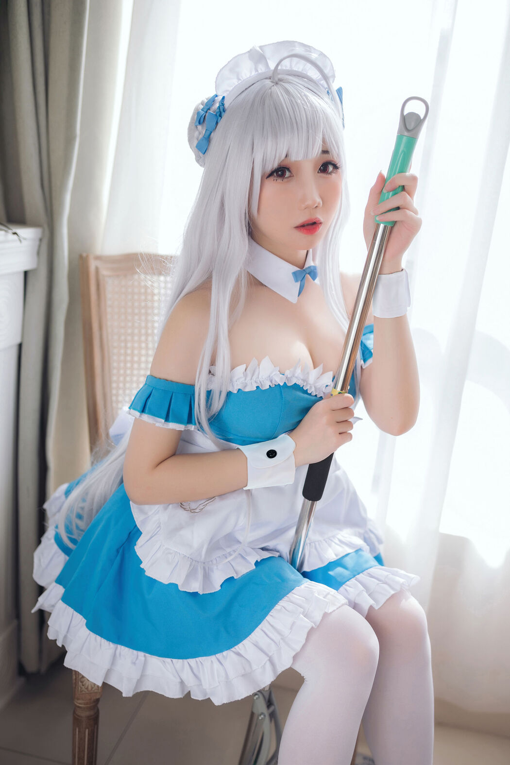 [Net Red COSER Photo] Braised Charcoal - Little Swan Maid