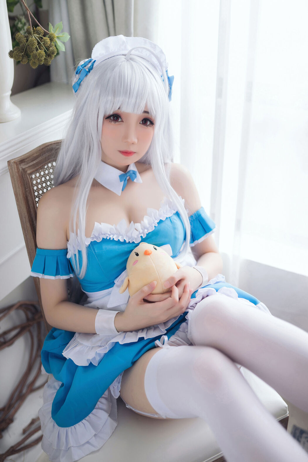 [Net Red COSER Photo] Braised Charcoal - Little Swan Maid