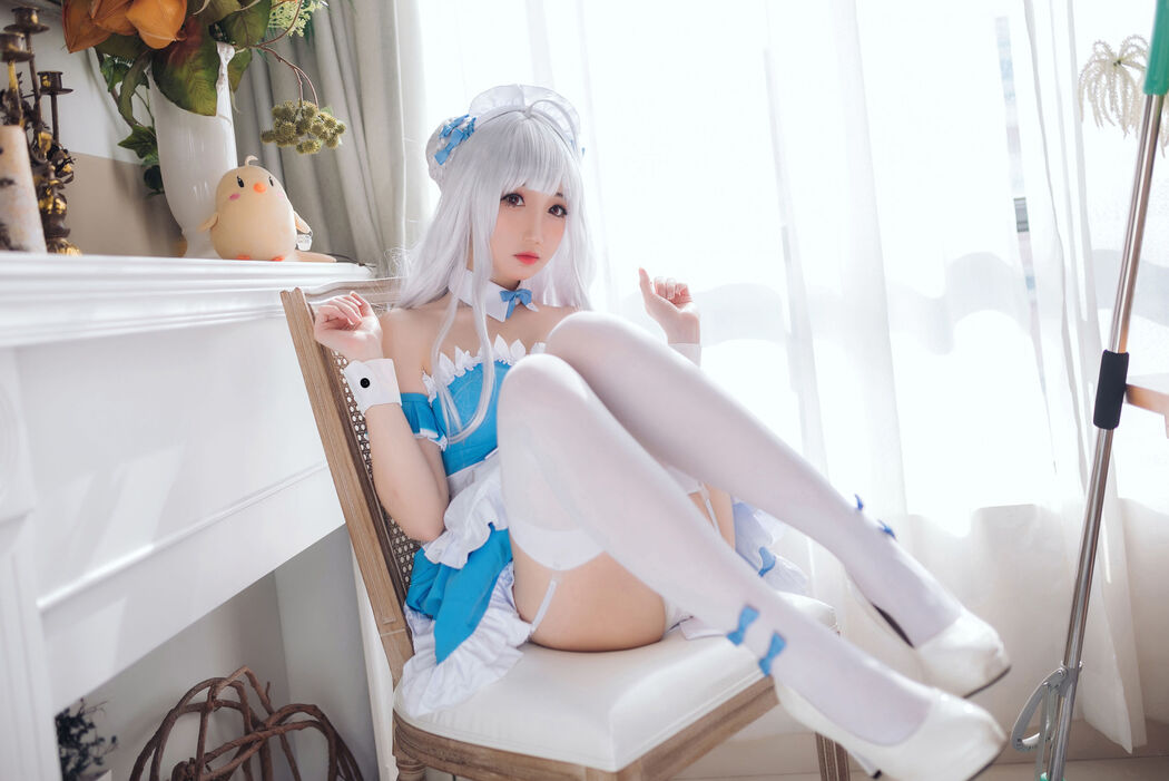 [Net Red COSER Photo] Braised Charcoal - Little Swan Maid