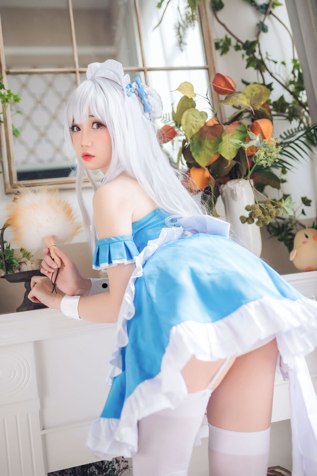[Net Red COSER Photo] Braised Charcoal - Little Swan Maid