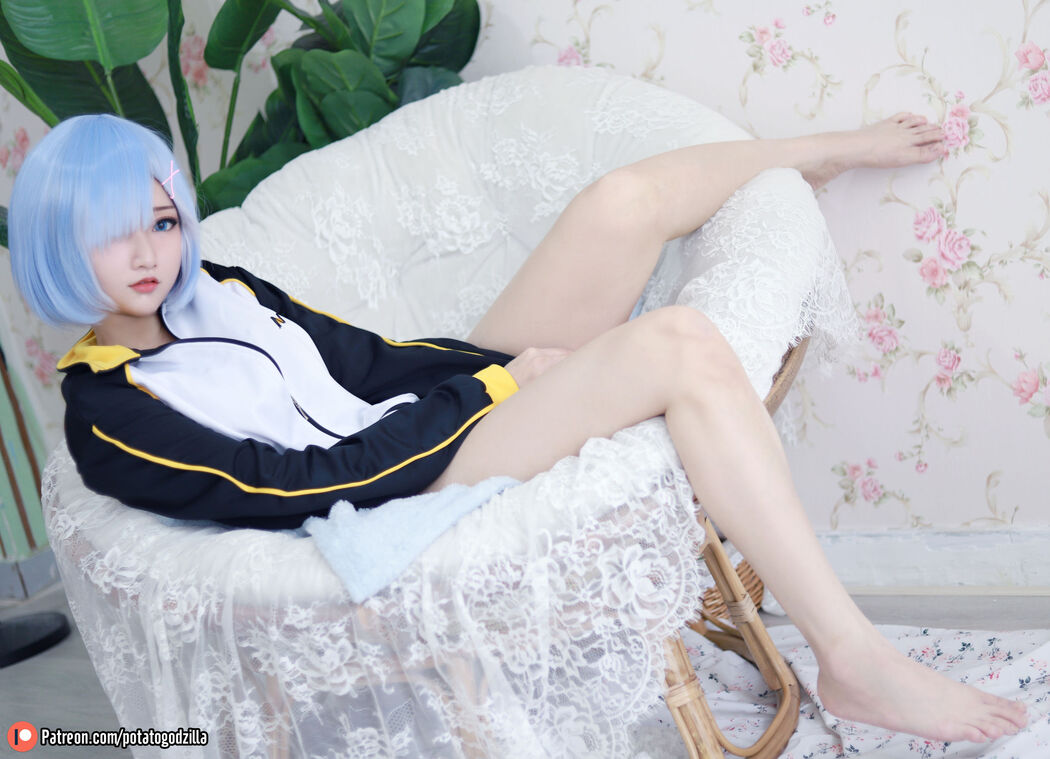 [Internet celebrity COSER photo] Miss Coser Potato Godzilla - Rem In Subaru Jacket