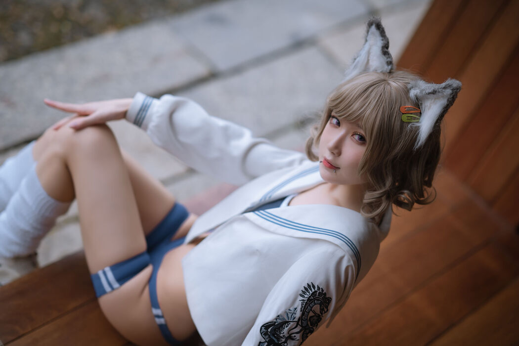 [Internet celebrity COSER photo] Anime blogger A Bao is also a rabbit girl - X-shaped gym suit