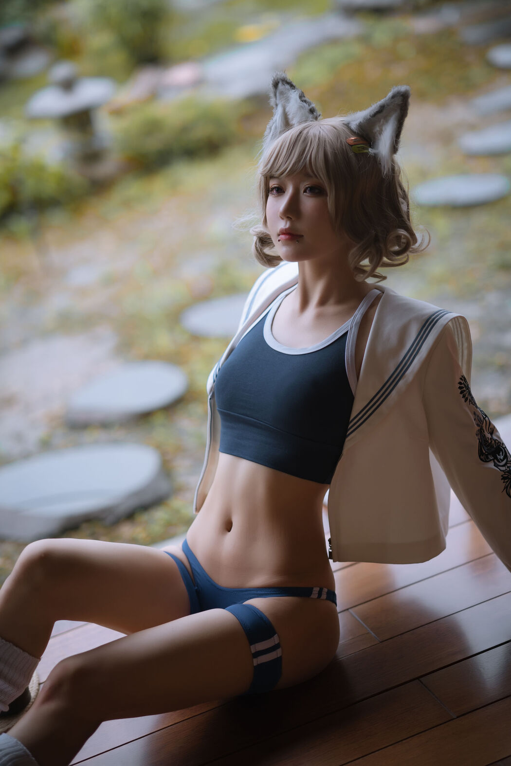 [Internet celebrity COSER photo] Anime blogger A Bao is also a rabbit girl - X-shaped gym suit