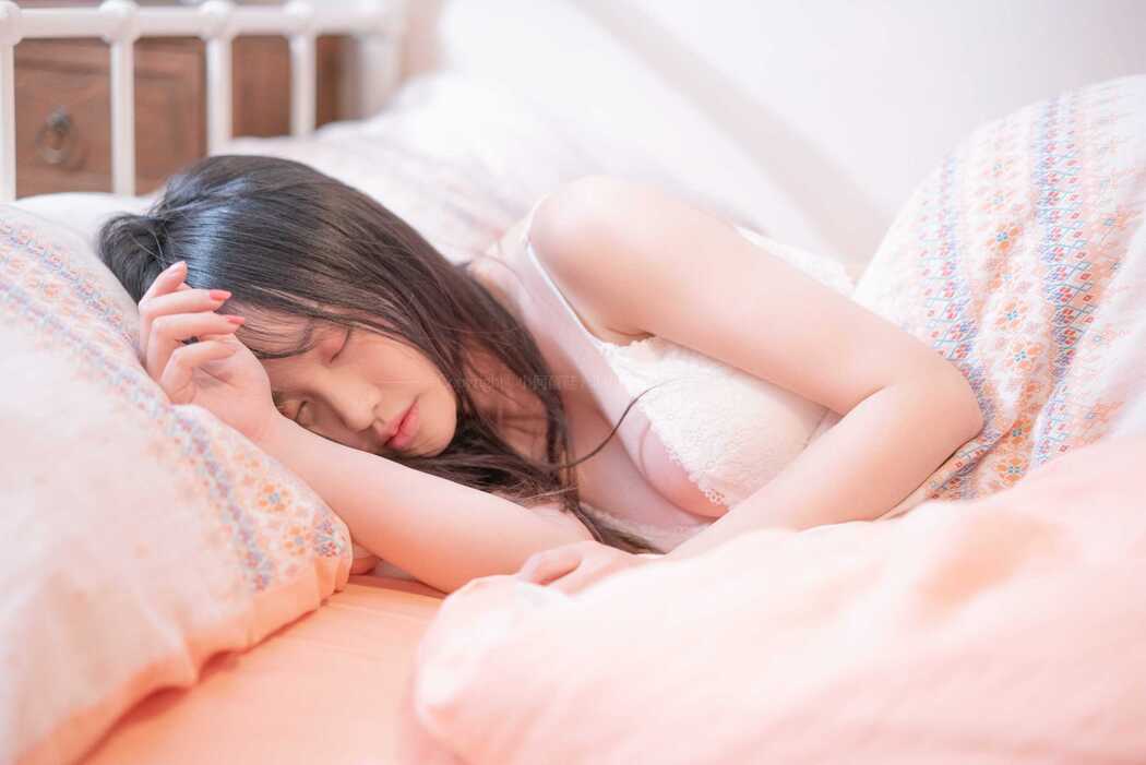 [Net Red COSER Photo] Anime blogger takes off his tail Mizuki - light private room