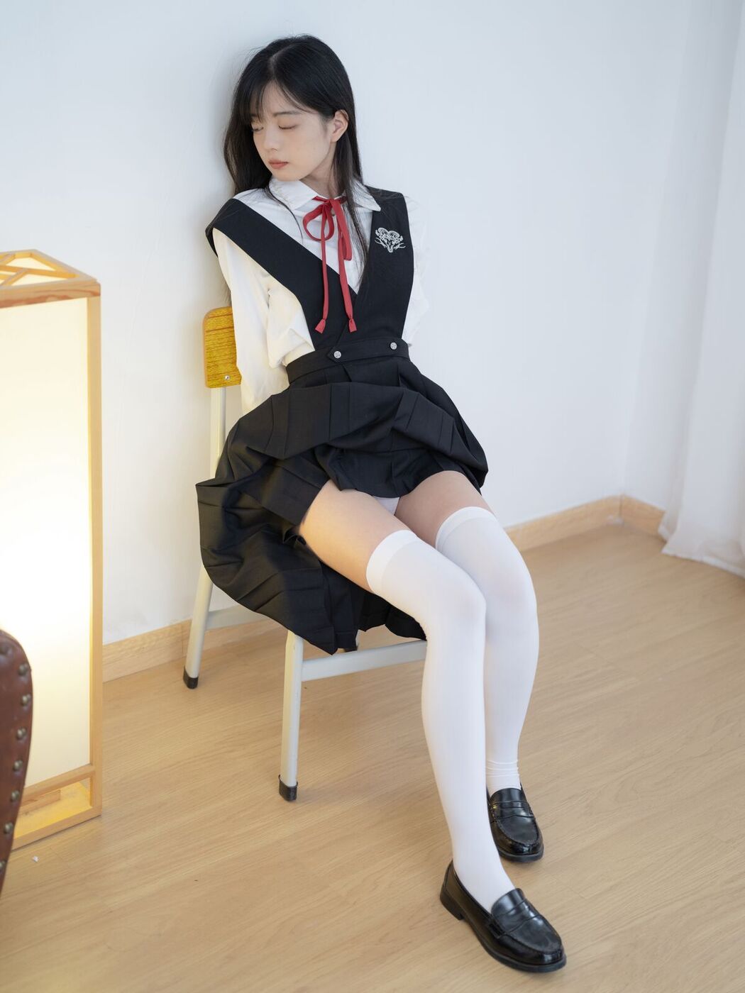 Coser@少女秩序 – 晞可 束缚衣白虎极品嫩妹 Part1