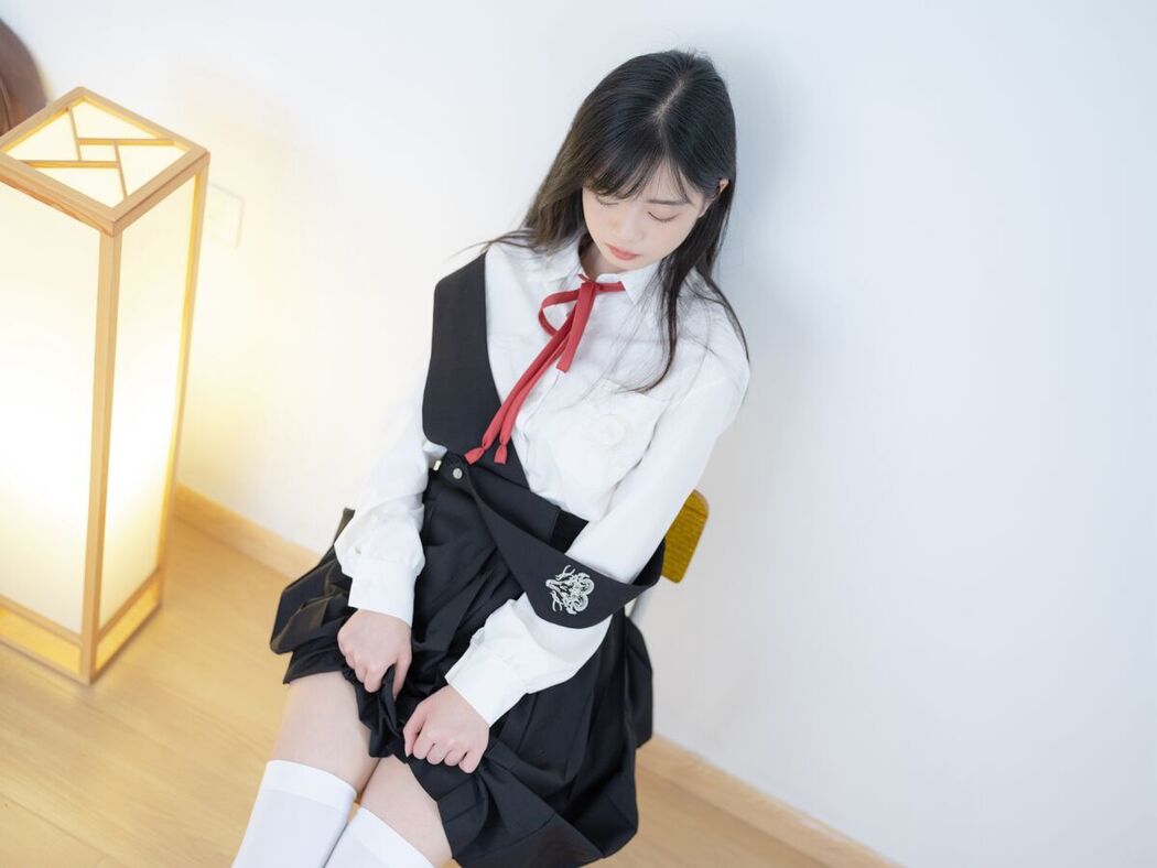 Coser@少女秩序 – 晞可 束缚衣白虎极品嫩妹 Part1
