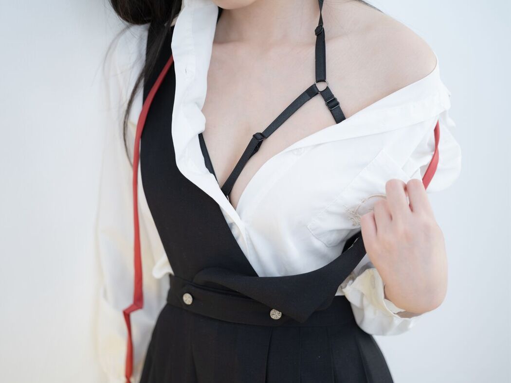 Coser@少女秩序 – 晞可 束缚衣白虎极品嫩妹 Part2