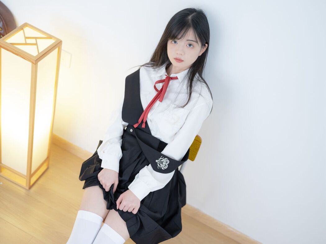Coser@少女秩序 – 晞可 束缚衣白虎极品嫩妹 Part1