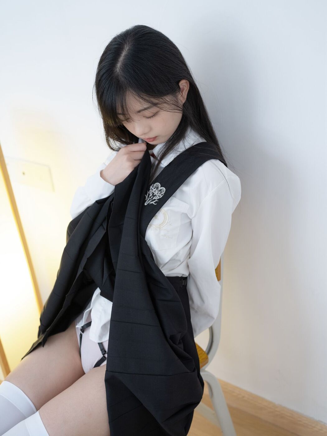 Coser@少女秩序 – 晞可 束缚衣白虎极品嫩妹 Part1