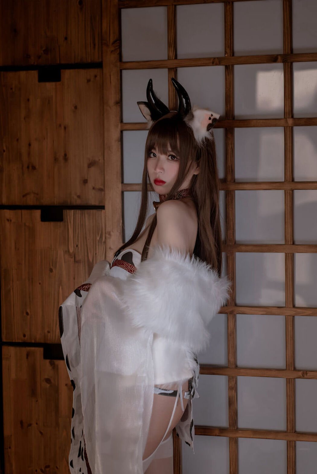 Coser@轩萧学姐 – 牛牛和服